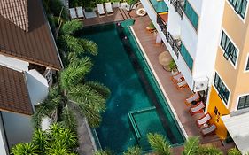 Buasri Phuket Hotel